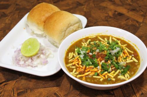 શ્રીજી સેવ-ઉસળ