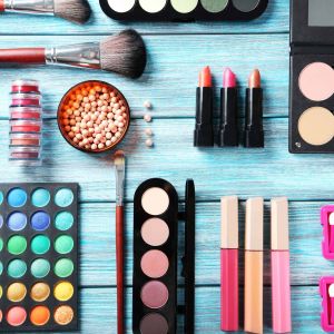 MAQUILLAJE