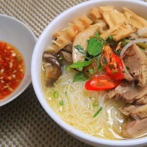 Hometown Dishes / Món ăn quê hương 